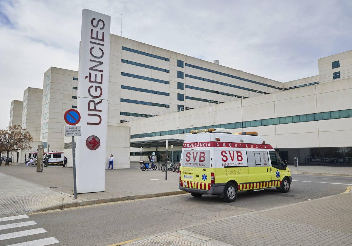 Entrada de urgencias del hospital La Fe de Valencia.