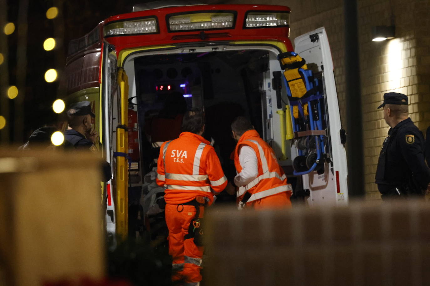 Un hombre de 74 años se atrinchera armado en su casa de Benimaclet