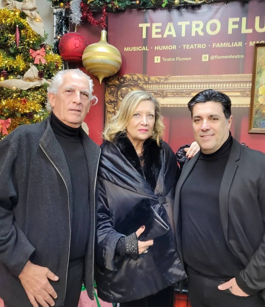 Helena Calvillo, Antonio Roca Junyent y José Saiz en el teatro Flumen.