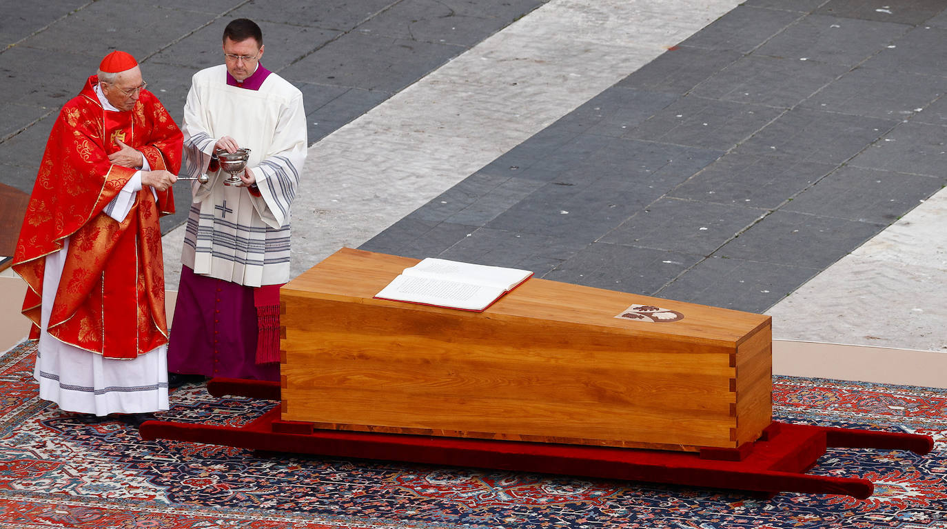 Fotos: El funeral del Papa Benedicto XVI en imágenes