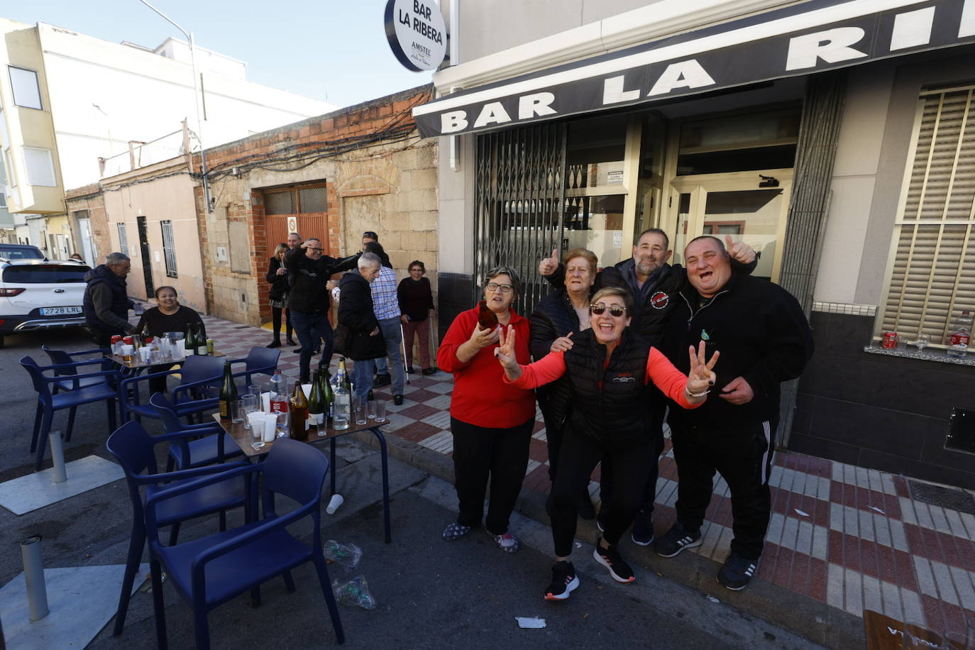 Bar La Ribera de Tavernes de Valldigna donde se ha vendido el tercer premio. 