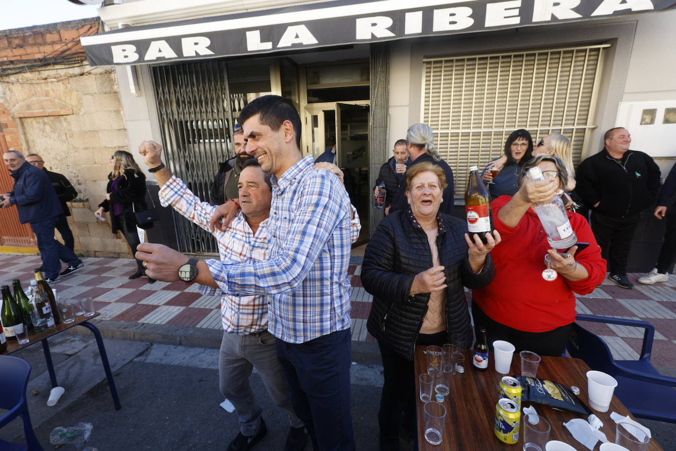 Bar La Ribera de Tavernes de Valldigna donde se ha vendido el tercer premio. 