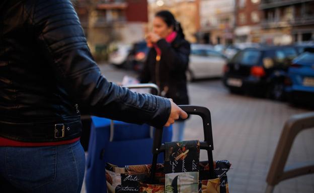 Hacienda activa la página web para pedir el cheque de 200 euros para alimentos: así puedes solicitarlo