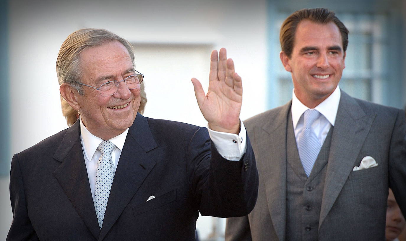 Constantino de Grecia y su hijo Nicolás.