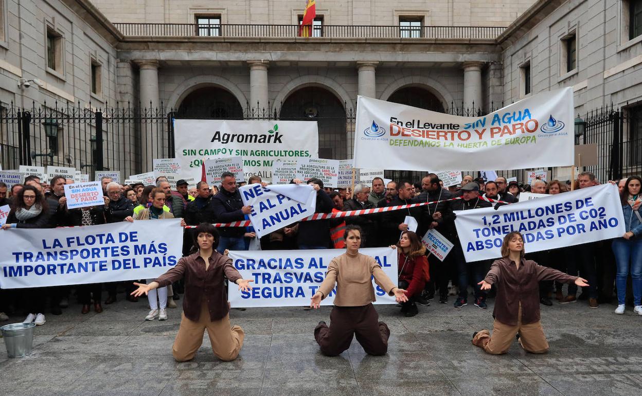 Manifestación en defensa del Tajo-Segura. 