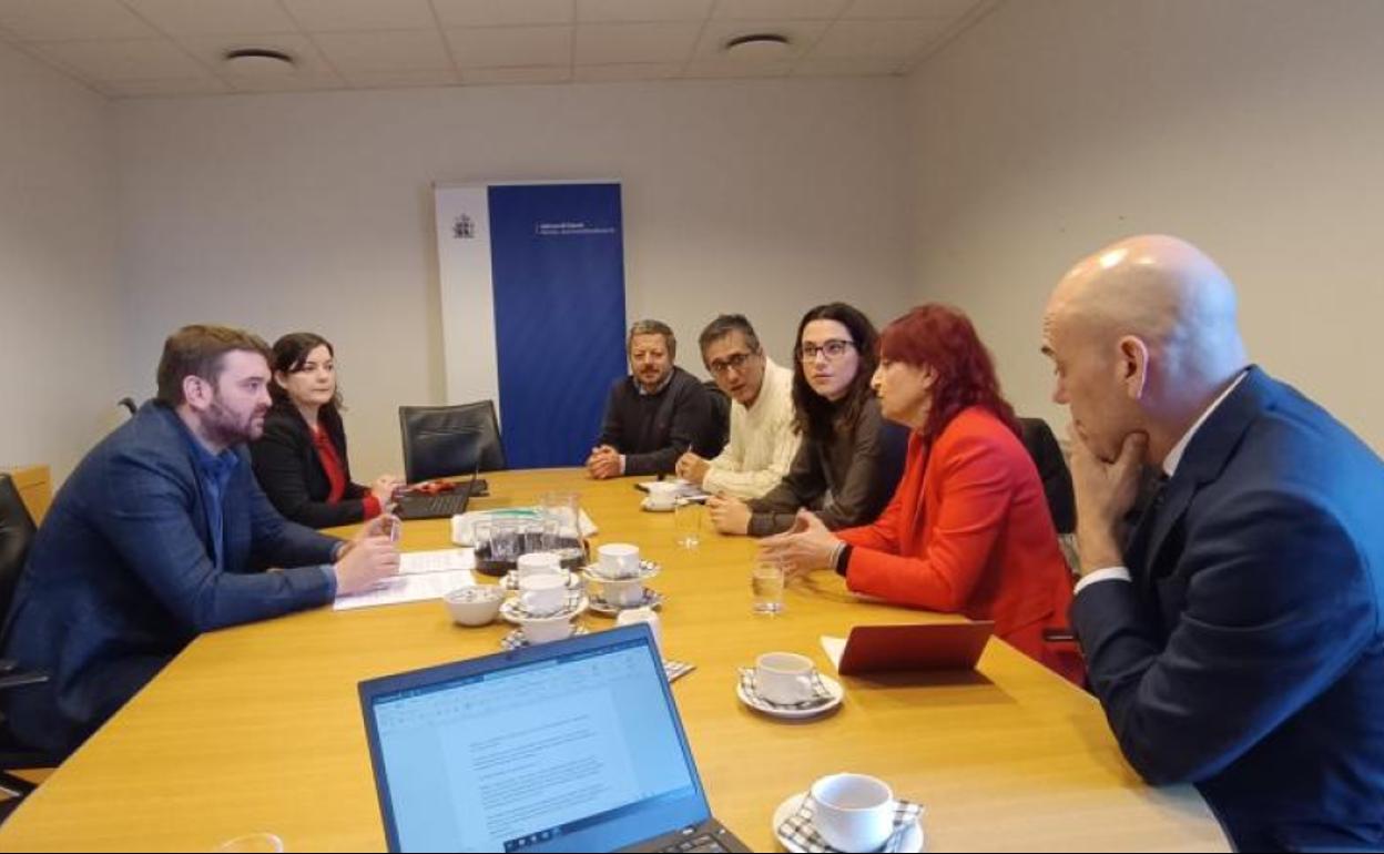 Jornada laboral de cuatro días en Valencia | Aitana Mas defiende desde Islandia la jornada laboral de cuatro días