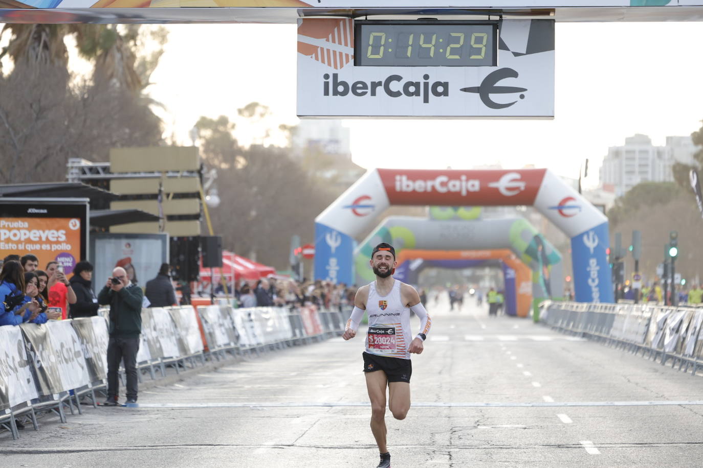 El atletismo popular retoma el pulso en Valencia con la primera carrera celebrada en 2023.