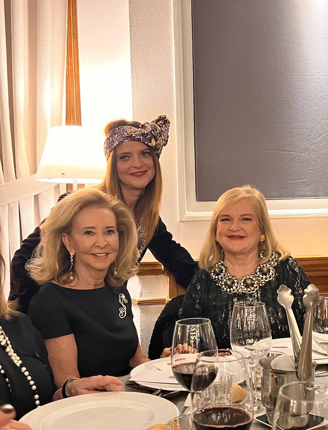 Mayrén Beneyto, Carla Artal y Carmen de Rosa en la gala benéfica Juntos por la Vida.