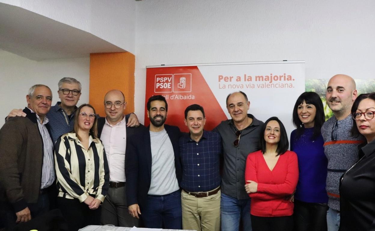 Los candidatos socialistas de la Vall que fueron presentados con el apoyo de cargos del partido. 