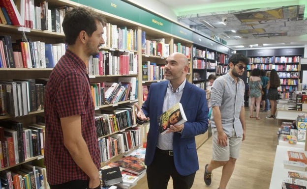 Dario Ledesma, autor de la biografía de Nino Bravo. 