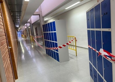 Imagen secundaria 1 - Zonas precintadas del centro académico de Villalonga. 