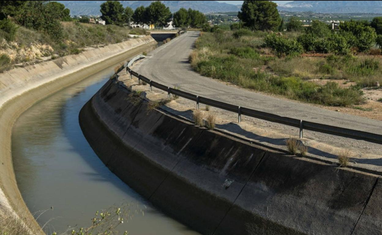 Conductos del trasvase Tajo-Segura.