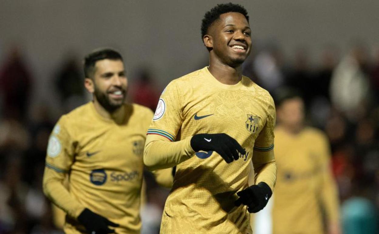 Ansu Fati celebra el gol que marcó ante el Ceuta. 