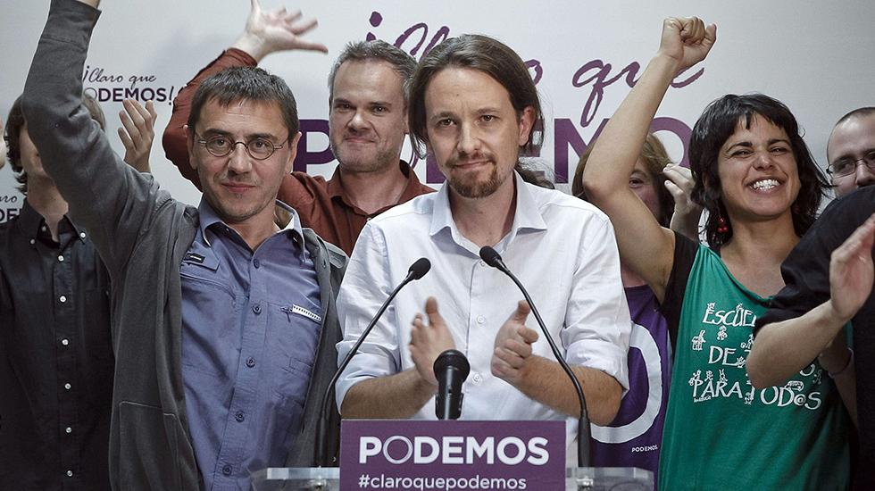 Juan Carlos Monedero, Pablo Iglesias y Teresa Rodríguez celebran los resultados de las europeas de 2014.