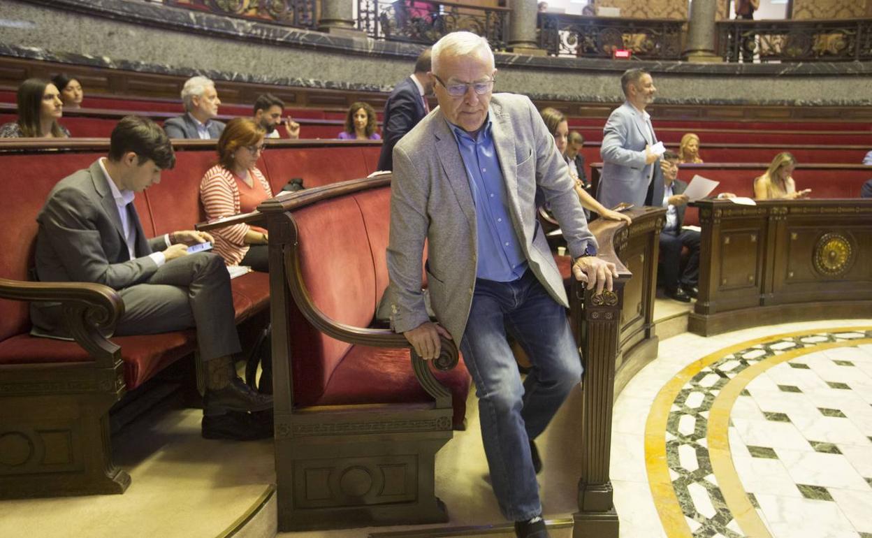 Joan Ribó, en un pleno en el Consistorio. 