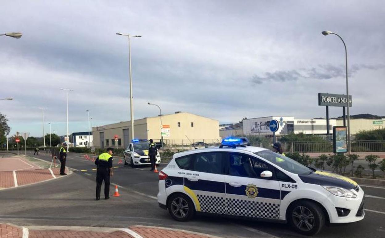 Un control de la Policía Local de Xàbia. 