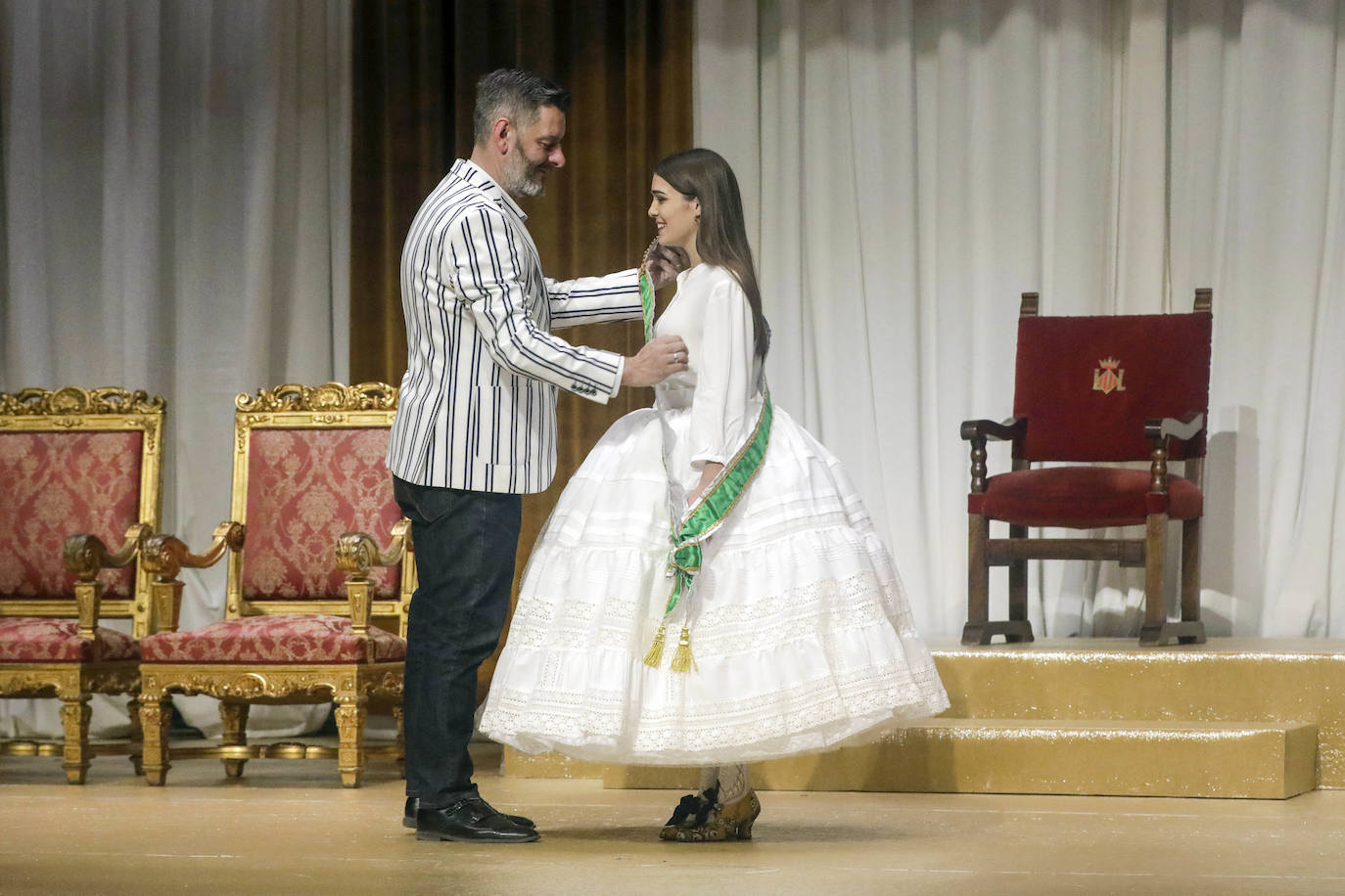 Fotos: Las falleras mayores de Valencia ensayan la exaltación