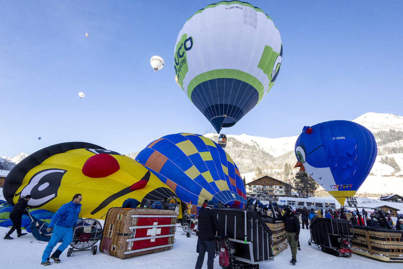 Fotos: Viaje en globo por los bellos parajes nevados de Suiza