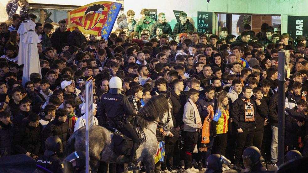 Espectacular recibimiento de Mestalla al Valencia CF