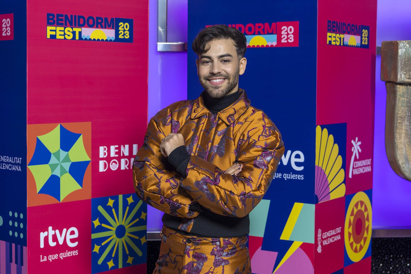 Agoney.