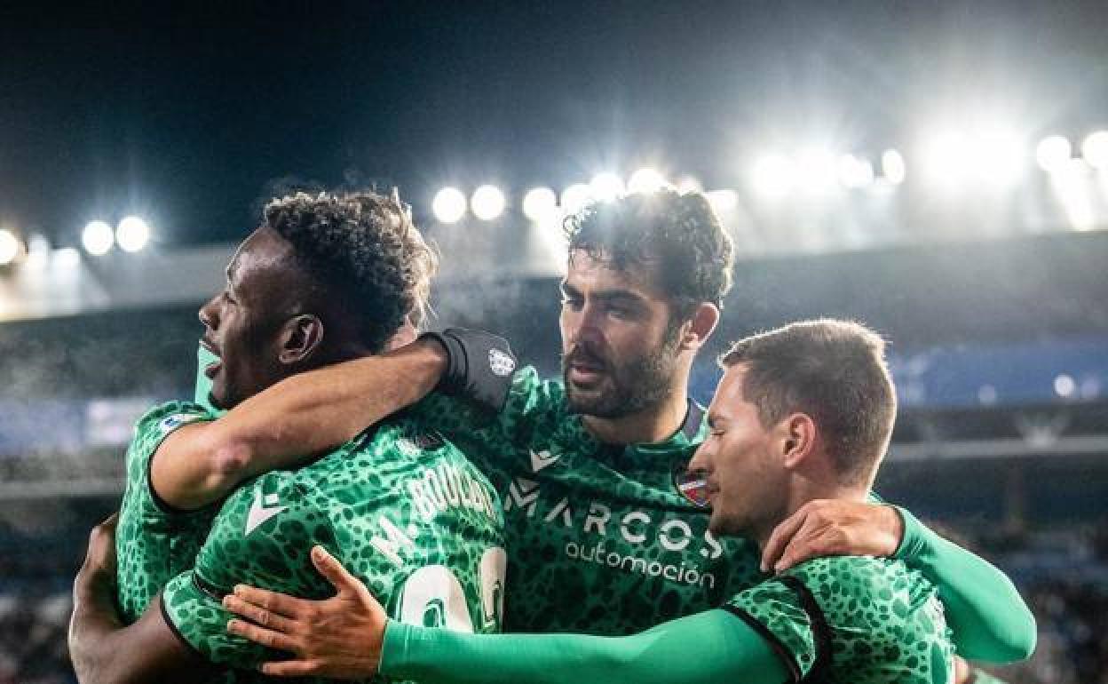 Bouldini celebra un gol con el Levante.