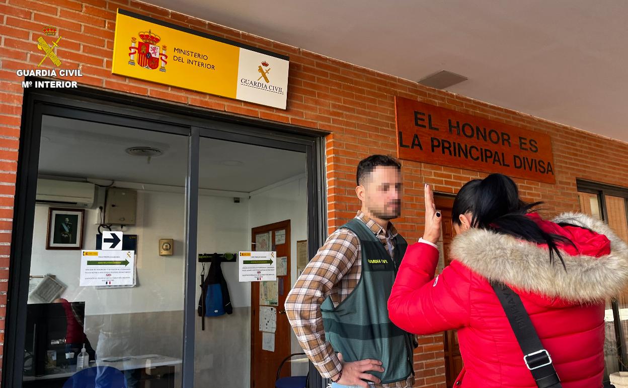 La víctima presentó una denuncia ante la Guardia Civil. 