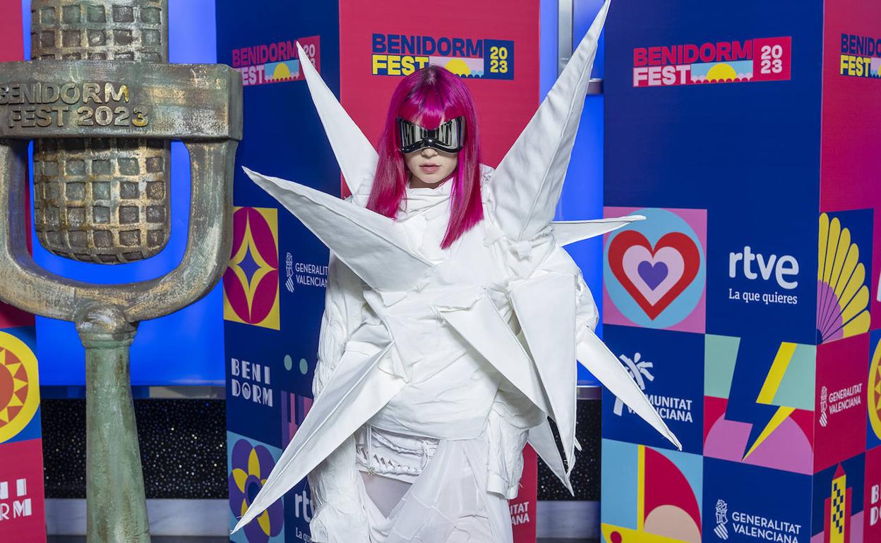 La artista posando antes de las semifinales del Benidorm Fest