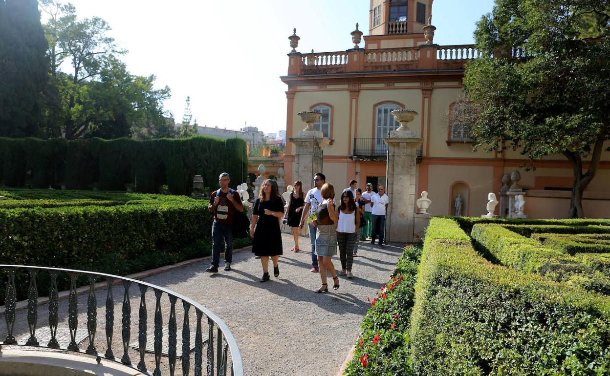 Jardines y Palacete de Monforte, donde se celebran ahora las bodas civiles. 