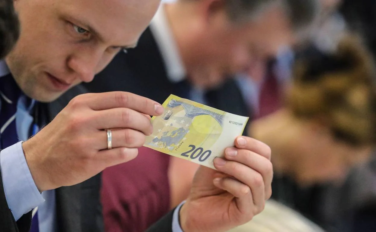 Banco de España, Una princesa europea permite detectar los billetes falsos  de euro