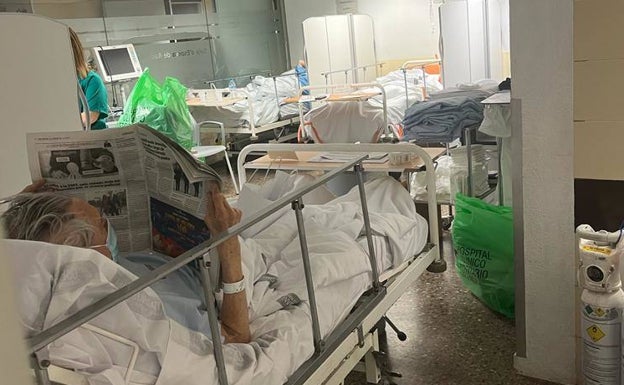 Hasta 40 horas de espera para tener una habitación en el hospital Clínico