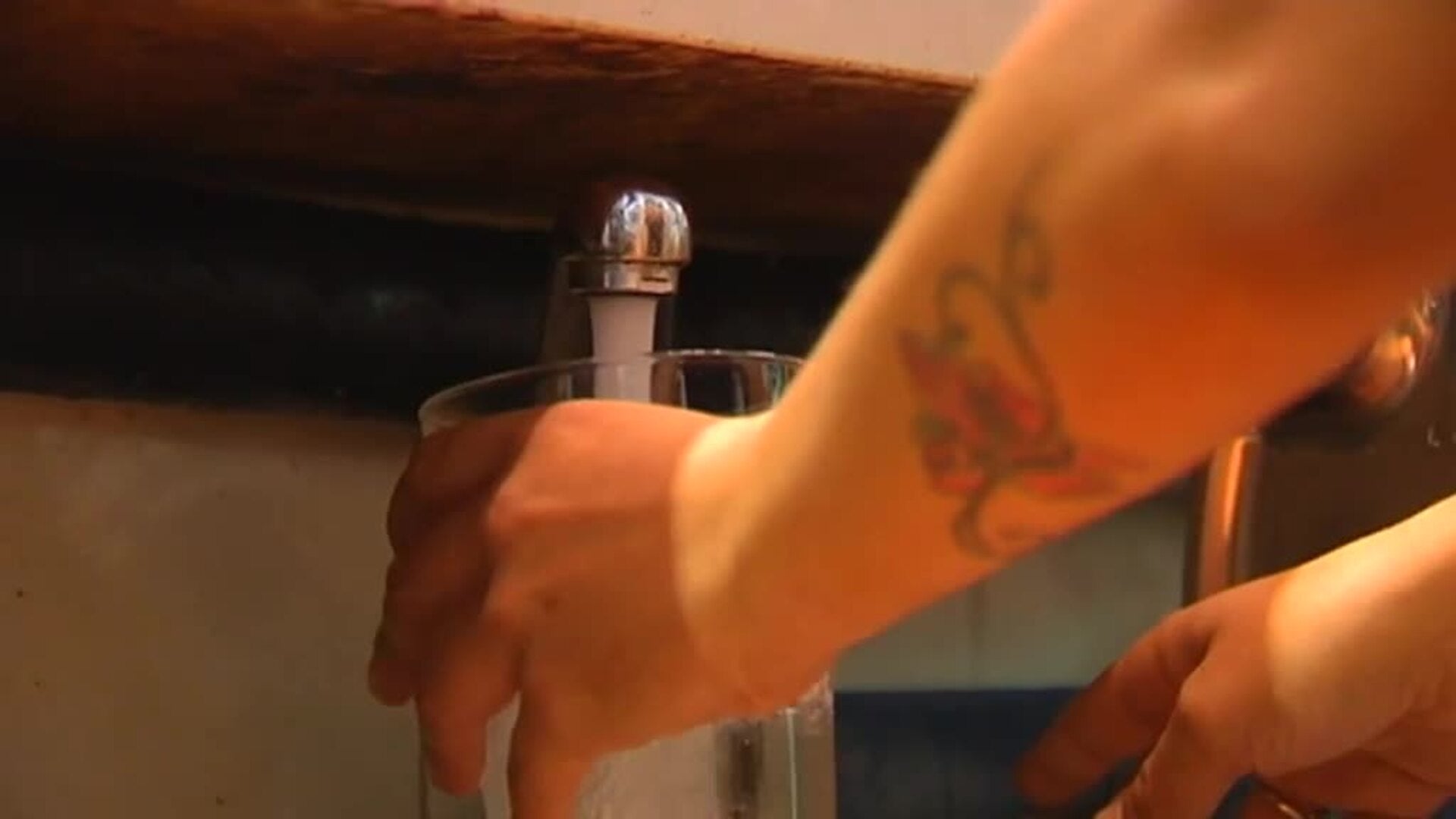 Cuatro euros y medio por servir un vaso de agua del grifo en un restaurante de Segovia