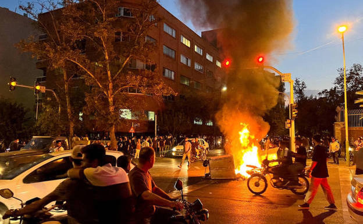 Protesta por la muerte de Mahsa Amini, en Teherán, el pasado octubre