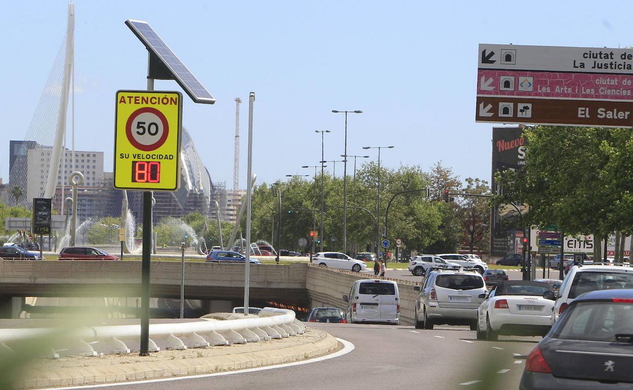 Atascos en Valencia | Primeros atascos por la vuelta ciclista a la Comunitat Valenciana