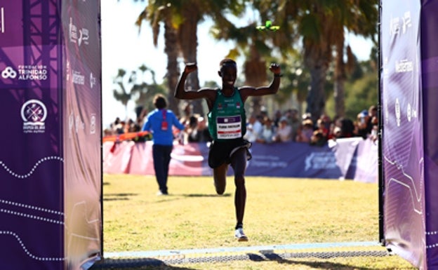 El burundés Rodrigue Kwizera durante la carrera. 