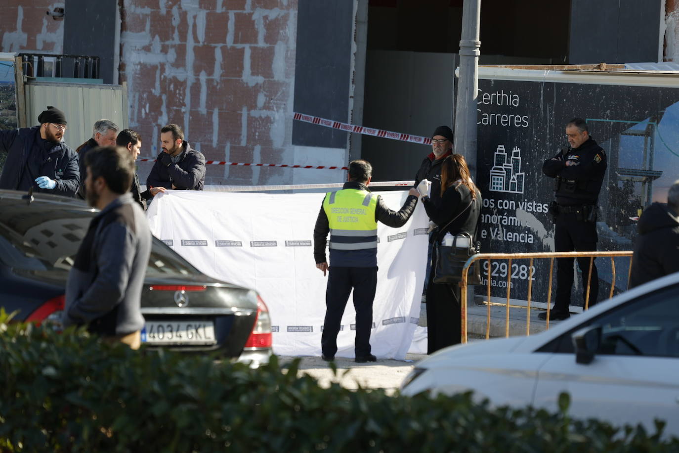 Fotos: Un trabajador muere al caer desde la séptima planta de un edificio en construcción en Valencia