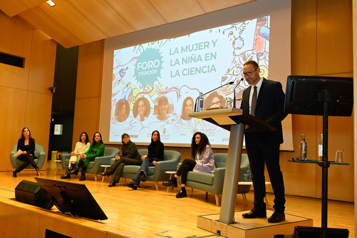 Foro de la Mujer y la Niña en la Ciencia en Valencia