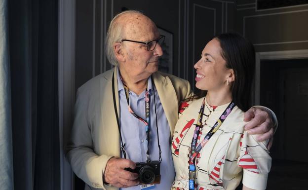 Carlos Saura y su hija Anna en el Festival de San Sebastián de 2021.