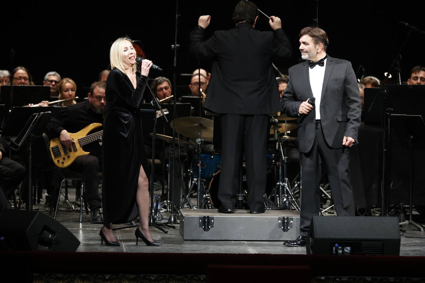 Fotos: Francisco regresa a los escenarios valencianos el mismo día en el que la capital del Turia &#039;resucita&#039; a Nino Bravo