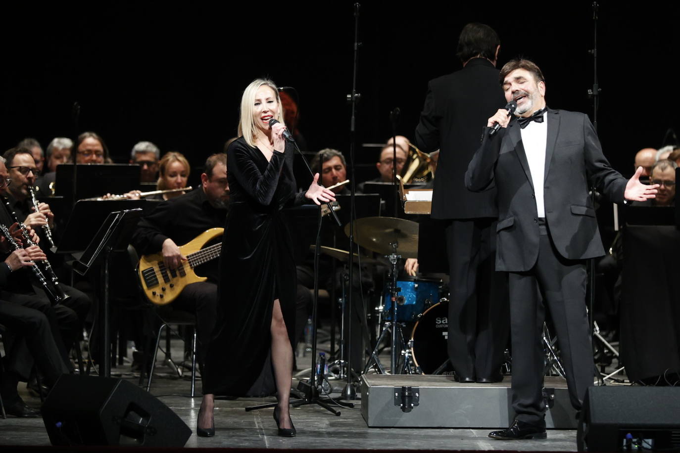 Fotos: Francisco regresa a los escenarios valencianos el mismo día en el que la capital del Turia &#039;resucita&#039; a Nino Bravo