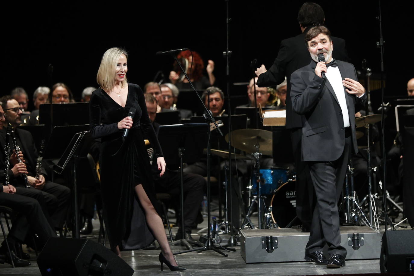 Fotos: Francisco regresa a los escenarios valencianos el mismo día en el que la capital del Turia &#039;resucita&#039; a Nino Bravo