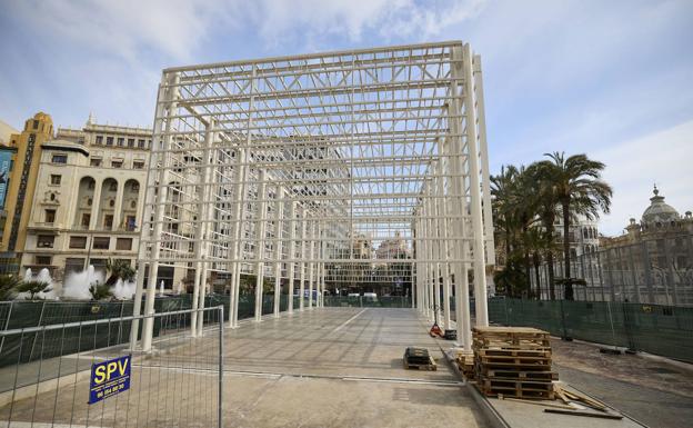 La estructura del Ágora en la plaza del Ayuntamiento. 