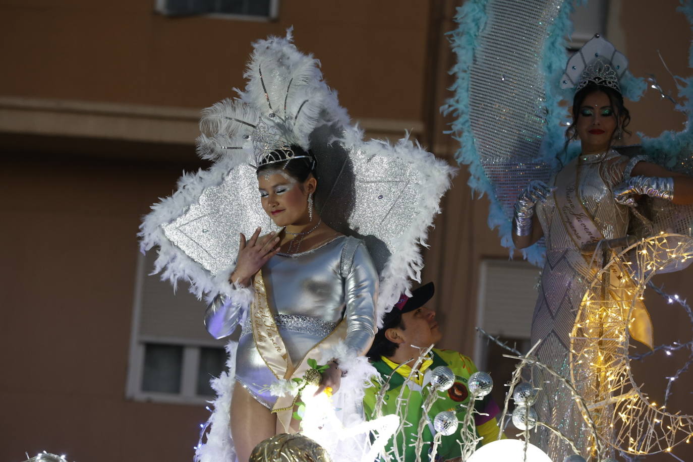 Fotos: El carnaval más multicolor llena Ruzafa