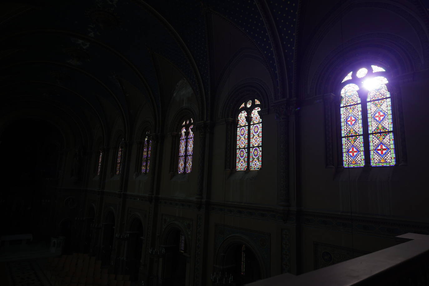 Fotos: Así es la vidriera más grande de Valencia, en la Iglesia de Jesuitas