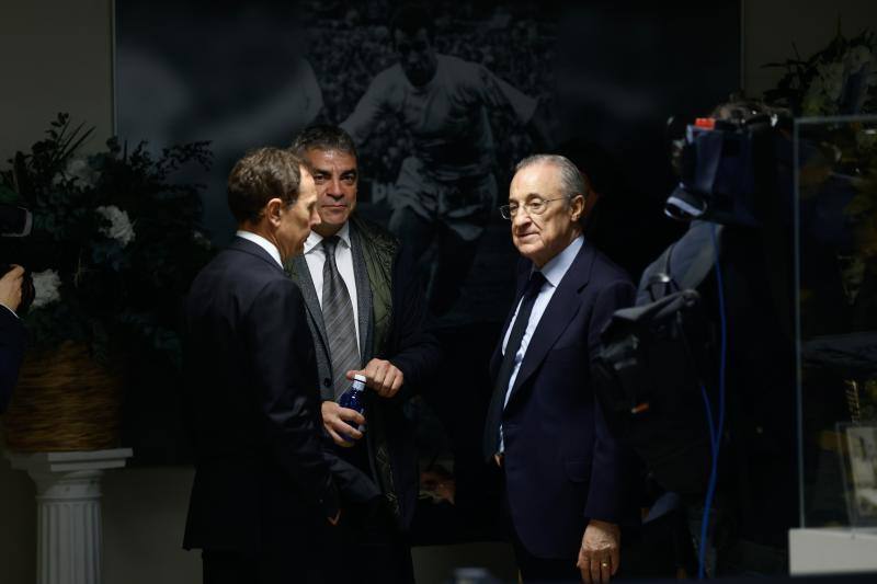 Emilio Butragueño, Manolo Sanchís y Florentino Pérez