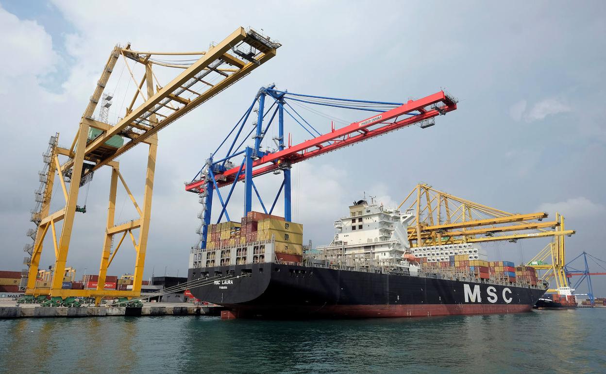 Puerto de Valencia | El puerto de Valencia pierde en un año la cuarta parte de su de contenedores | Las