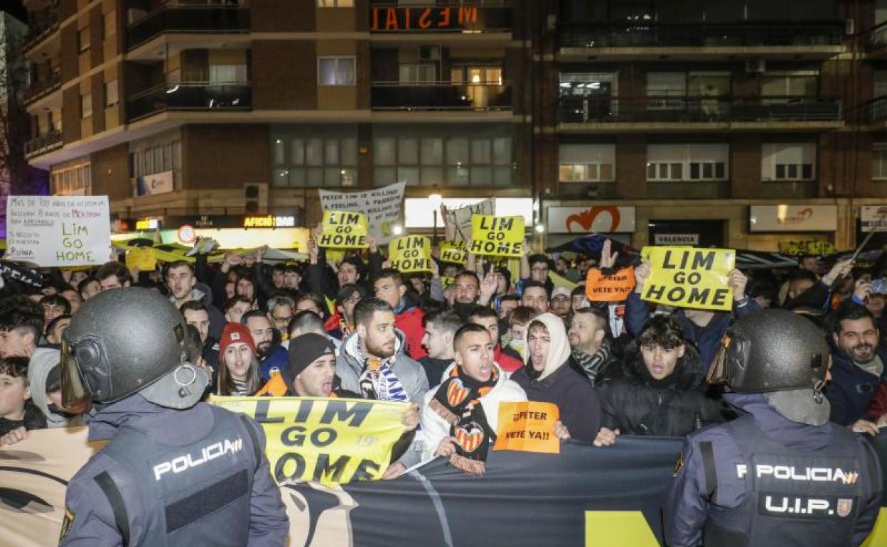 Concentración contra Meriton el día del partido contra el Athletic. 