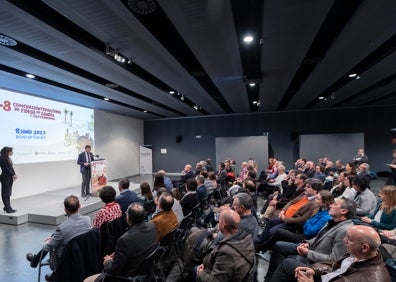 Imagen secundaria 1 - Instantes de la presentación del Concurs de Fideuà de Gandia. 