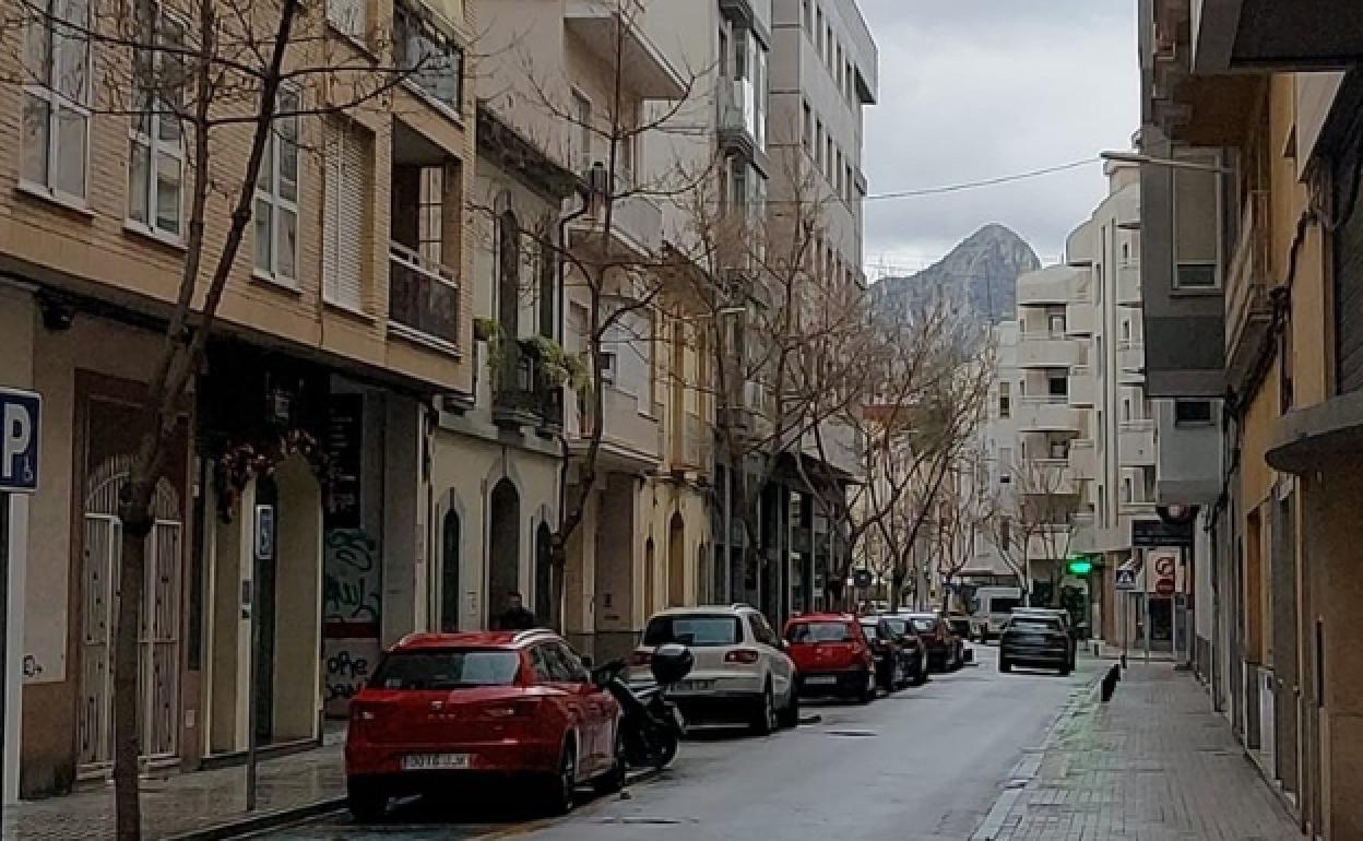 Calle Benicanena de Gandia, donde fue encontrado el cuerpo sin vida del vecino de 60 años. 