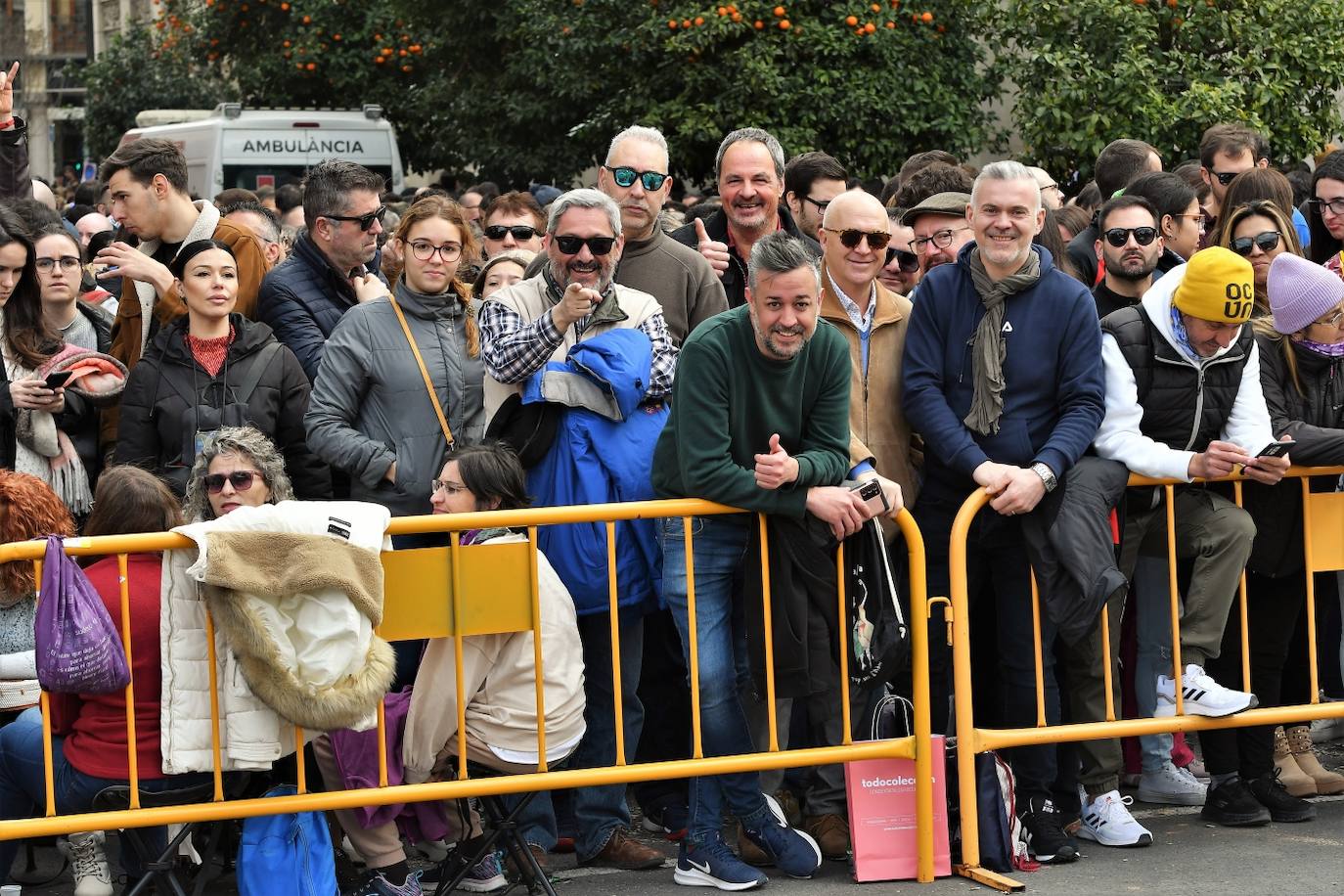 Fotos: Primera mascletà de las Fallas 2023