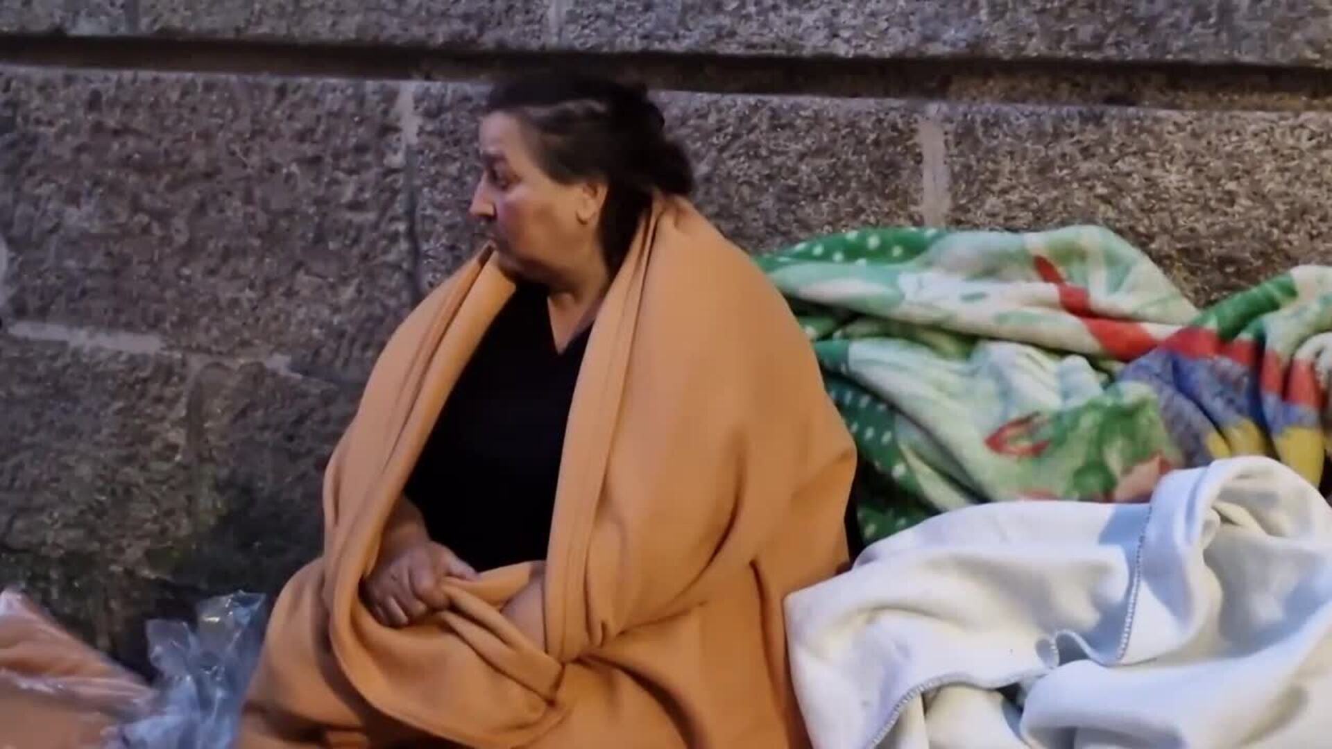 Cuatro menores muertos y ocho personas heridas en el incendio de un ...